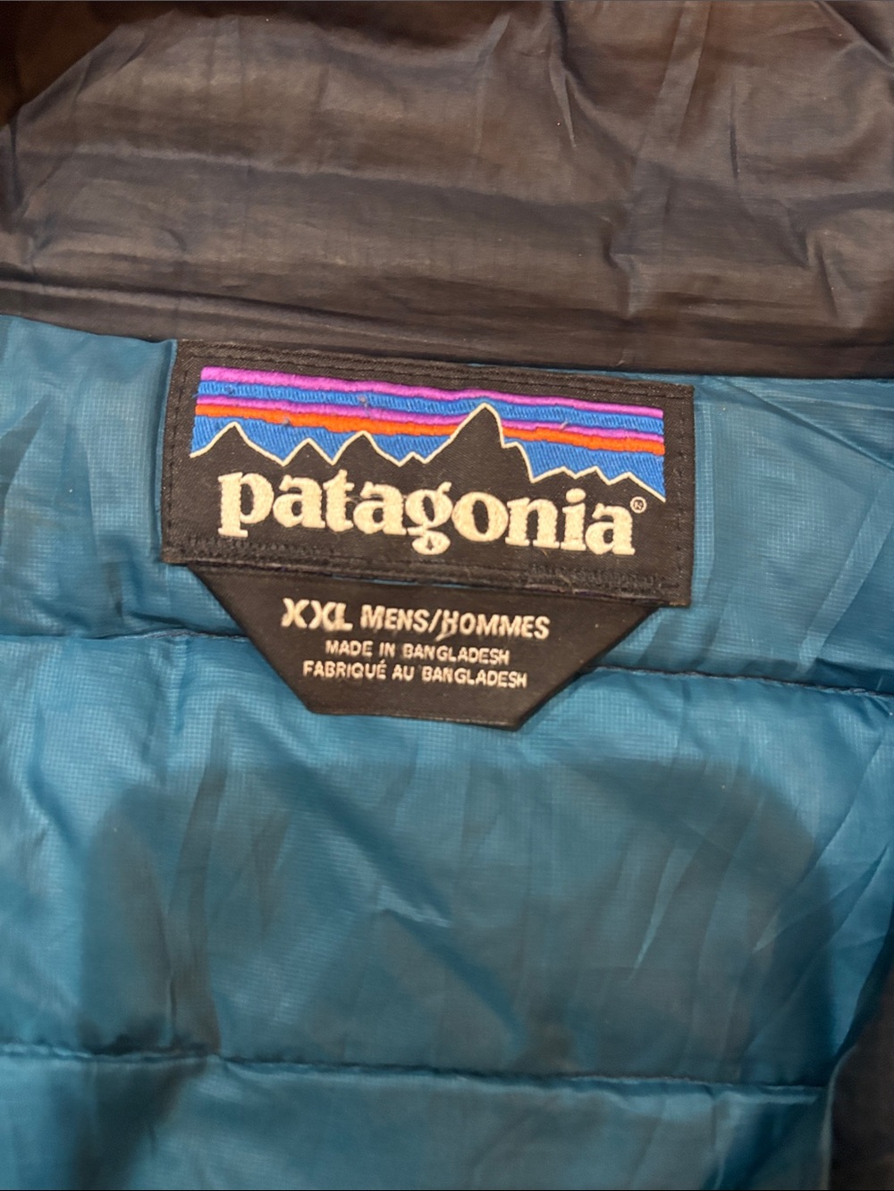 Patagonia Men's Black Quilted Insulated Jacket with Blue Trimsize xxl - Picture 3 of 10